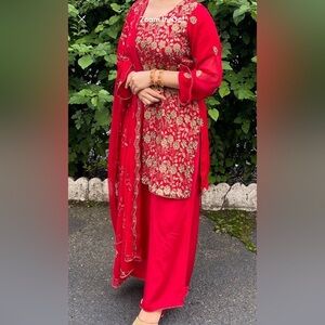 Pakistani/Indian 3 pc suit